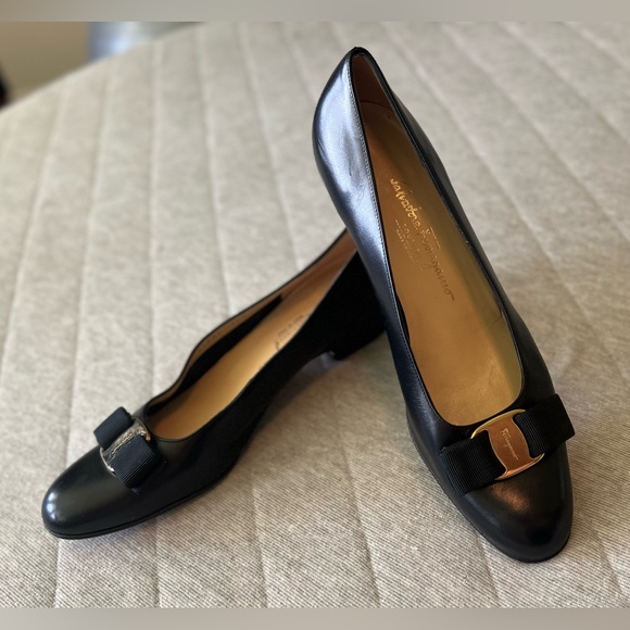 Vara bow block heel pump - Women | Ferragamo Salvatore Ferragamo Sz 8.5 AA Vara Bow Black Leather Classic Heels Orig $895